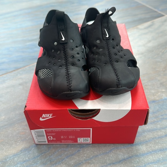 Nike Sunray Protect 2
Little Kids' Sandals
$38 9c - Picture 8 of 8